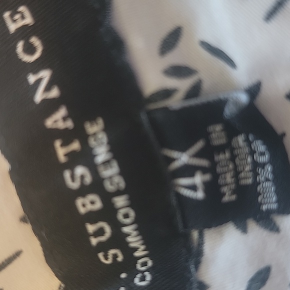 Patterned White Short Sleeve Shirt - Picture 10 of 10